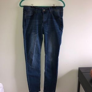 Dark Wash Skinny Jeans (size 6)